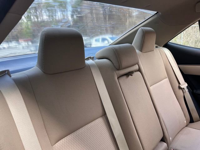 Used 2015 Toyota Corolla LE image 28