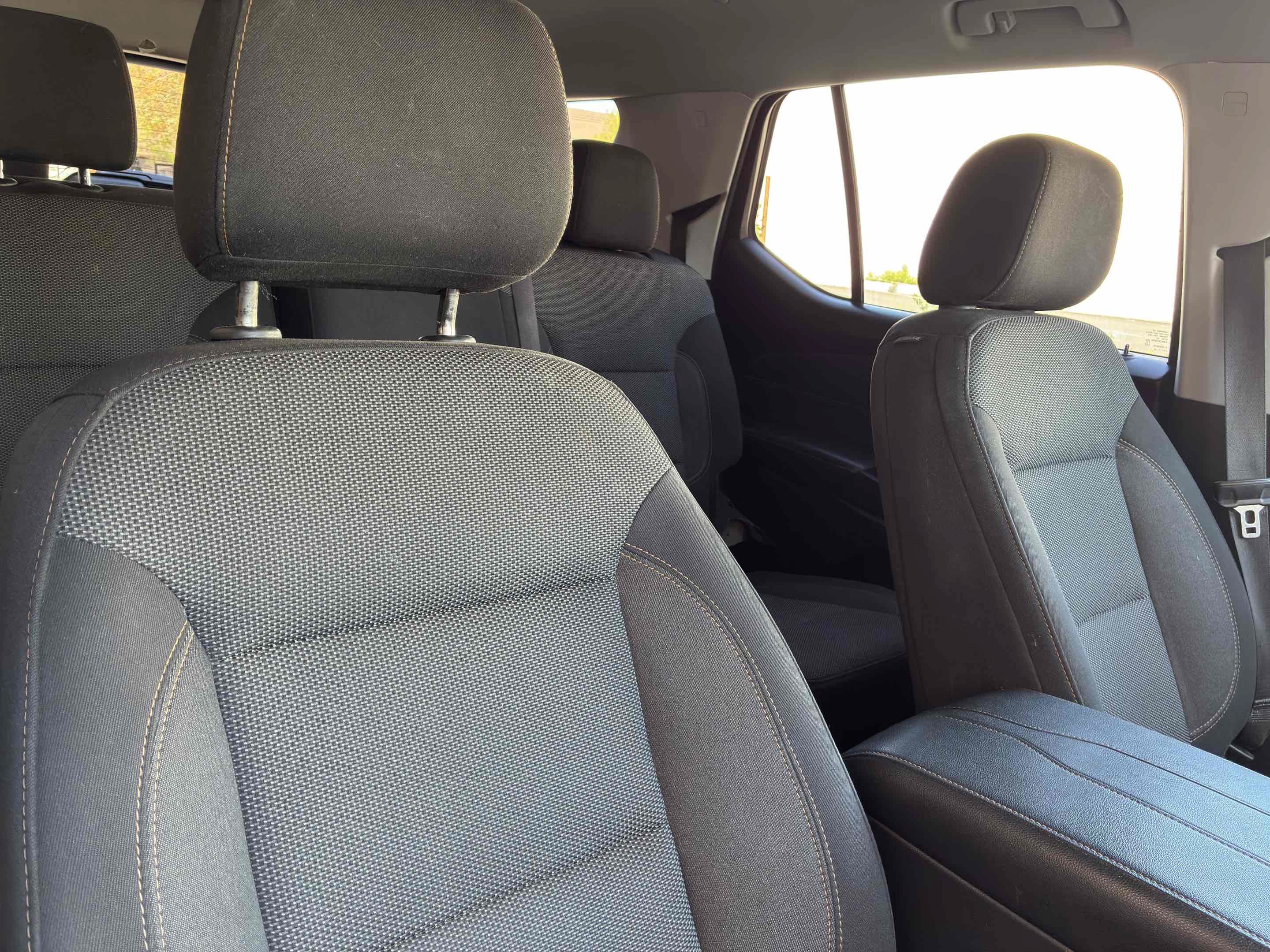 Used 2020 Chevrolet Traverse LT FWD image 40