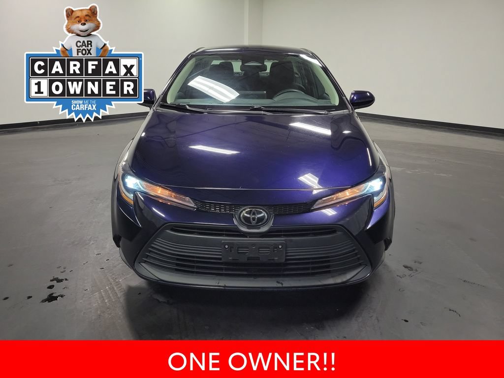 Used 2023 Toyota Corolla LE FWD image 3