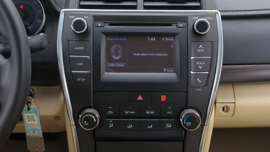 Used 2016 Toyota Camry LE FWD image 13