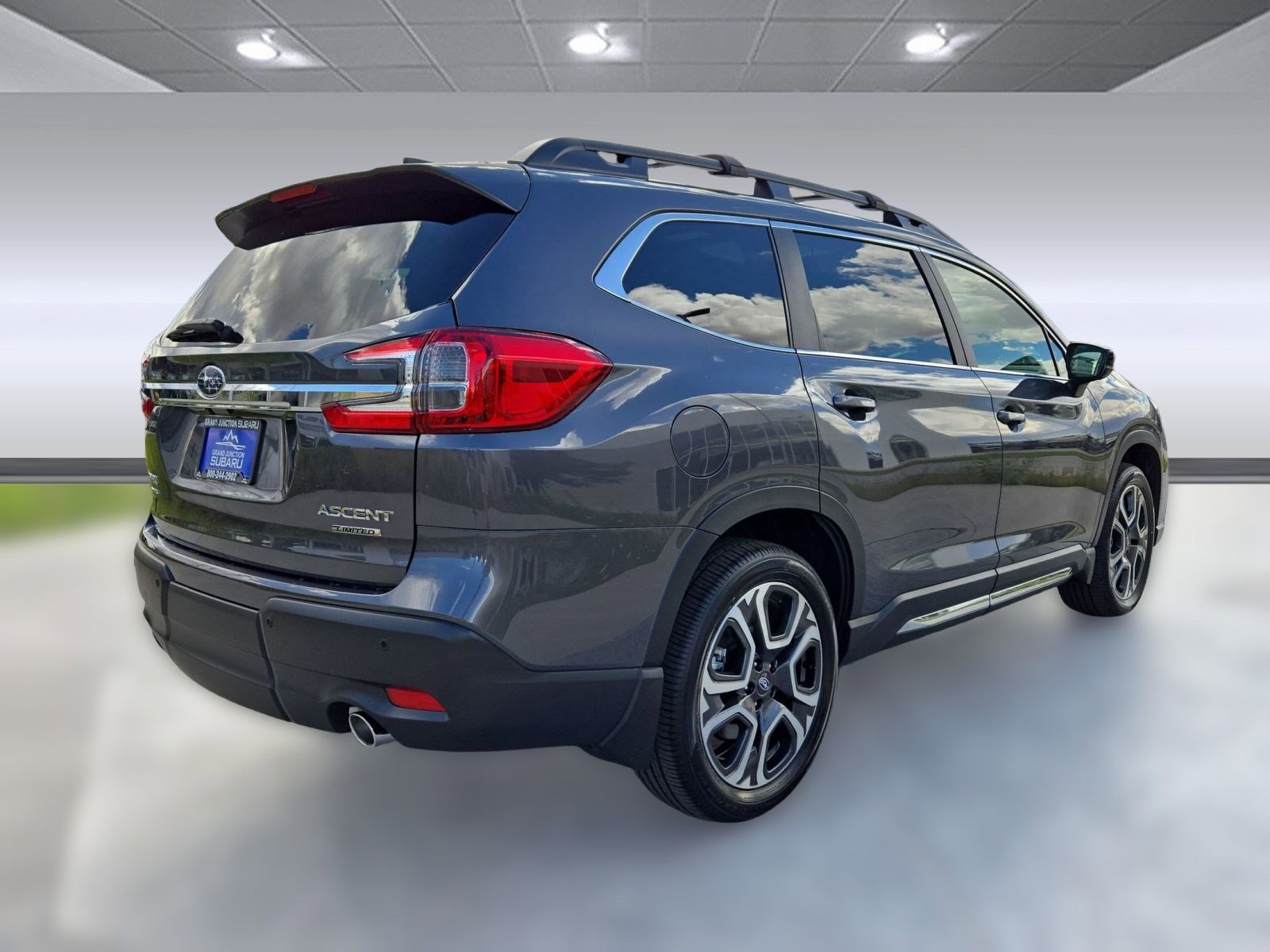New 2025 Subaru Ascent Limited image 8