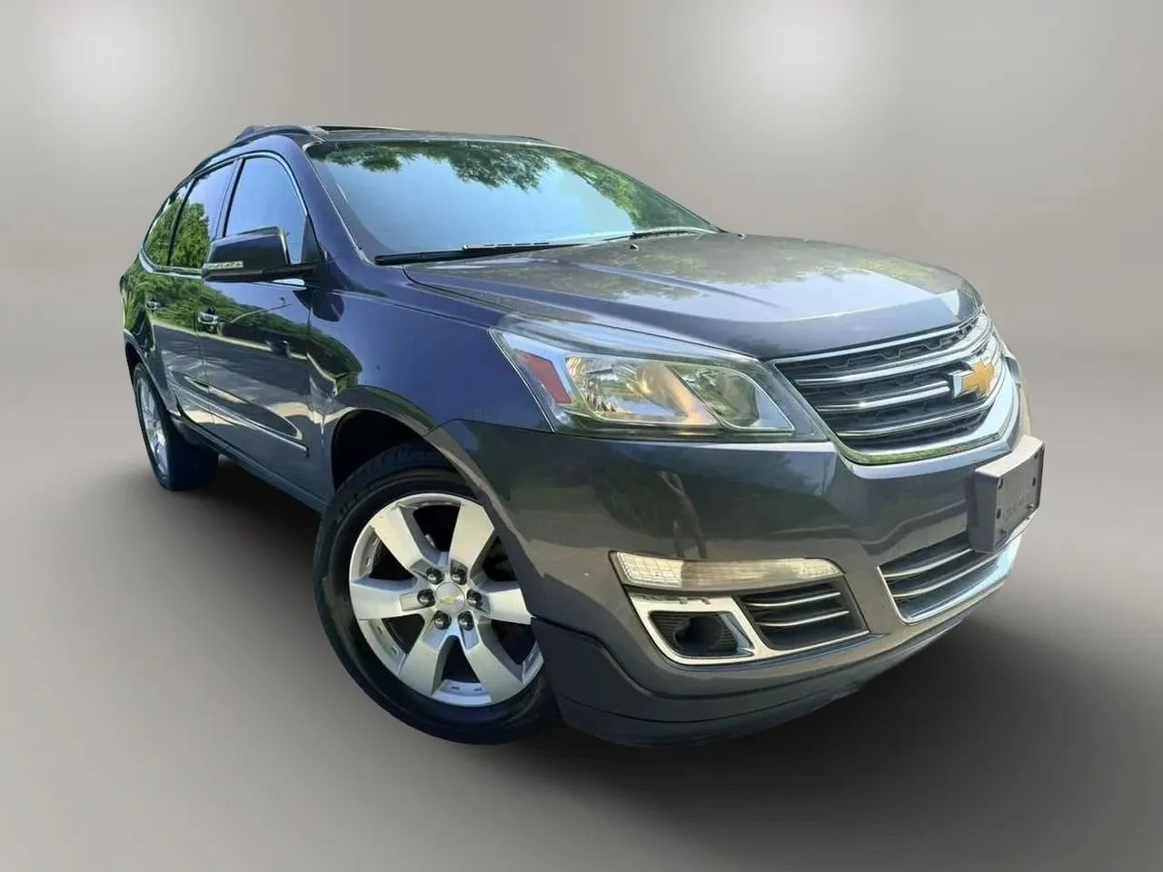 Used 2014 Chevrolet Traverse LTZ FWD image 2