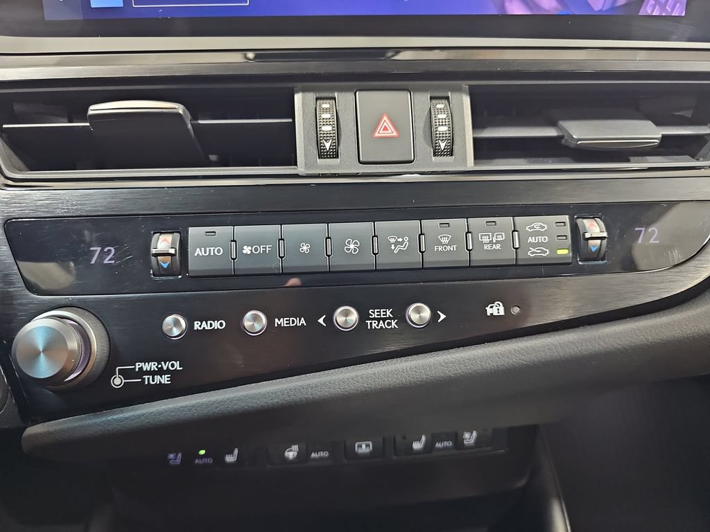Used 2023 Lexus ES 250 w/ Protection Package (P2) AWD/4WD image 26