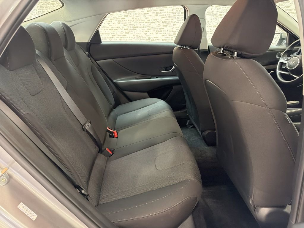 Certified 2022 Hyundai Elantra SE image 12