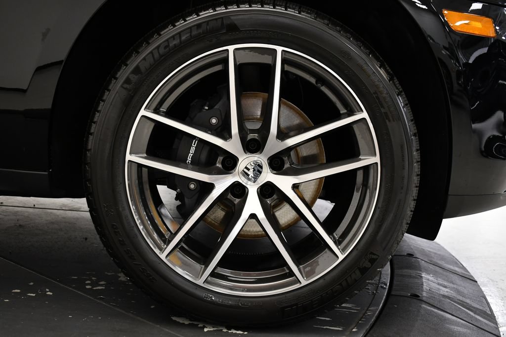 Certified 2026 Porsche Macan Turbo AWD/4WD image 19