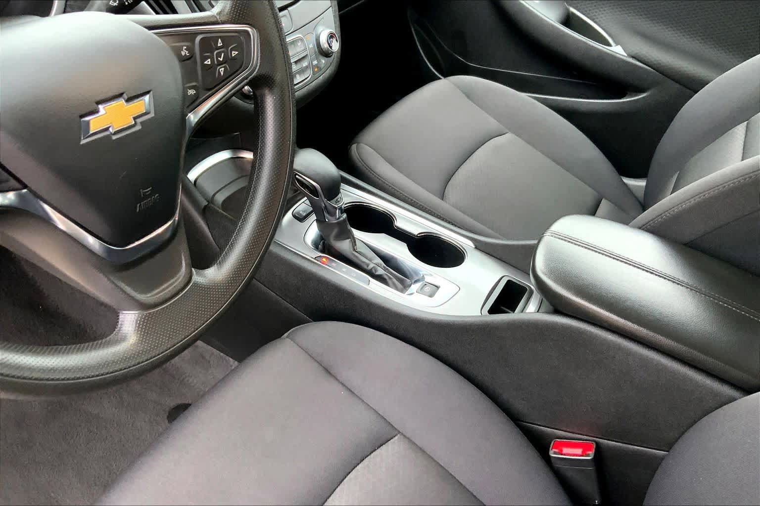 Used 2024 Chevrolet Malibu LT FWD image 16