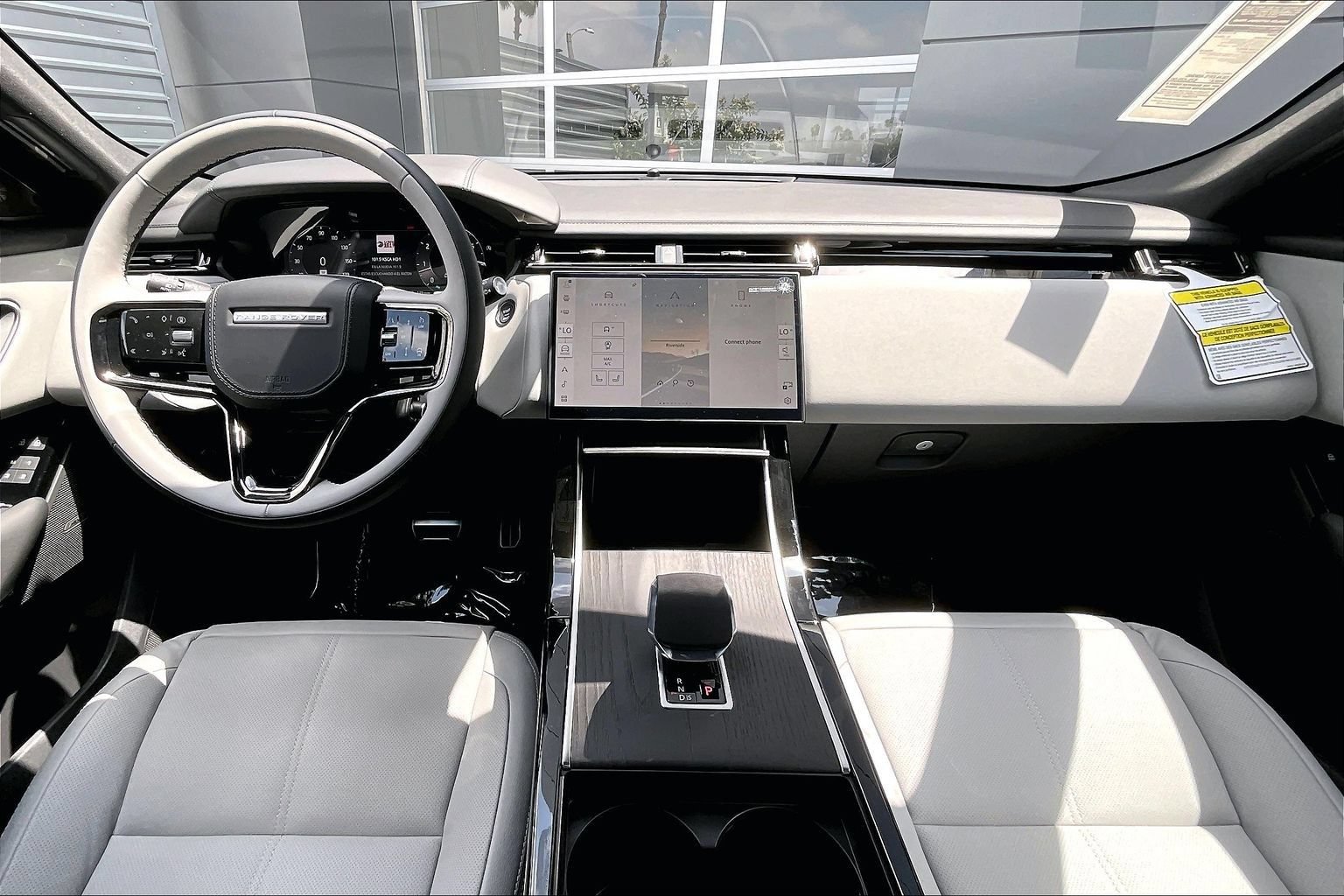 New 2026 Land Rover Range Rover Velar Dynamic SE AWD/4WD image 5