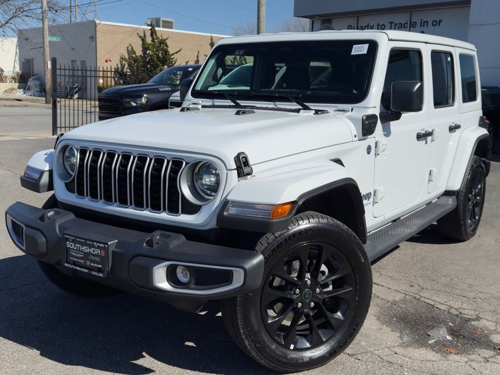 Certified 2025 Jeep Wrangler Unlimited Sahara image 3