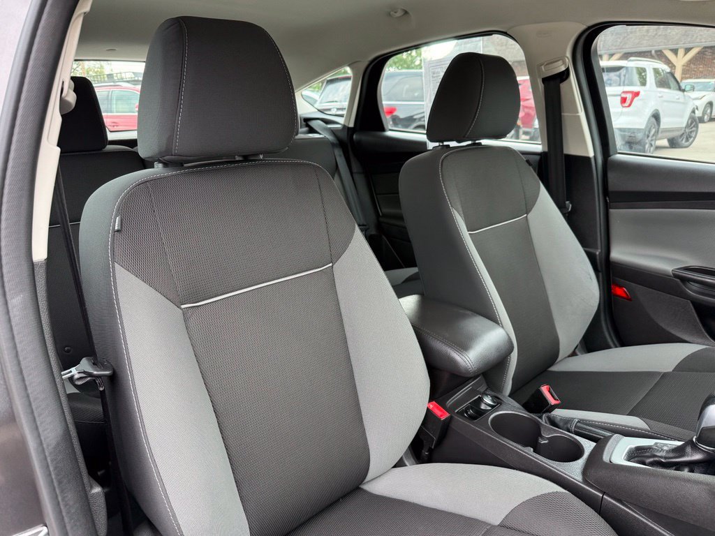 Used 2014 Ford Focus SE FWD image 16