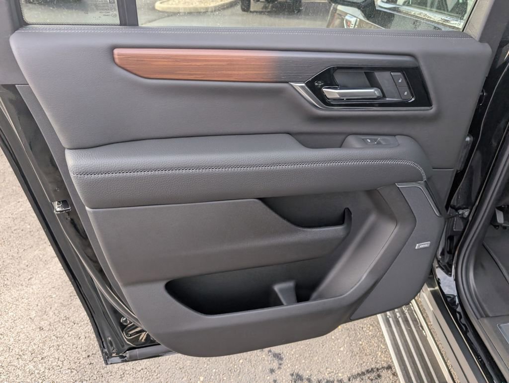 New 2026 GMC Yukon XL Denali w/ Sun & Power Step Package image 10