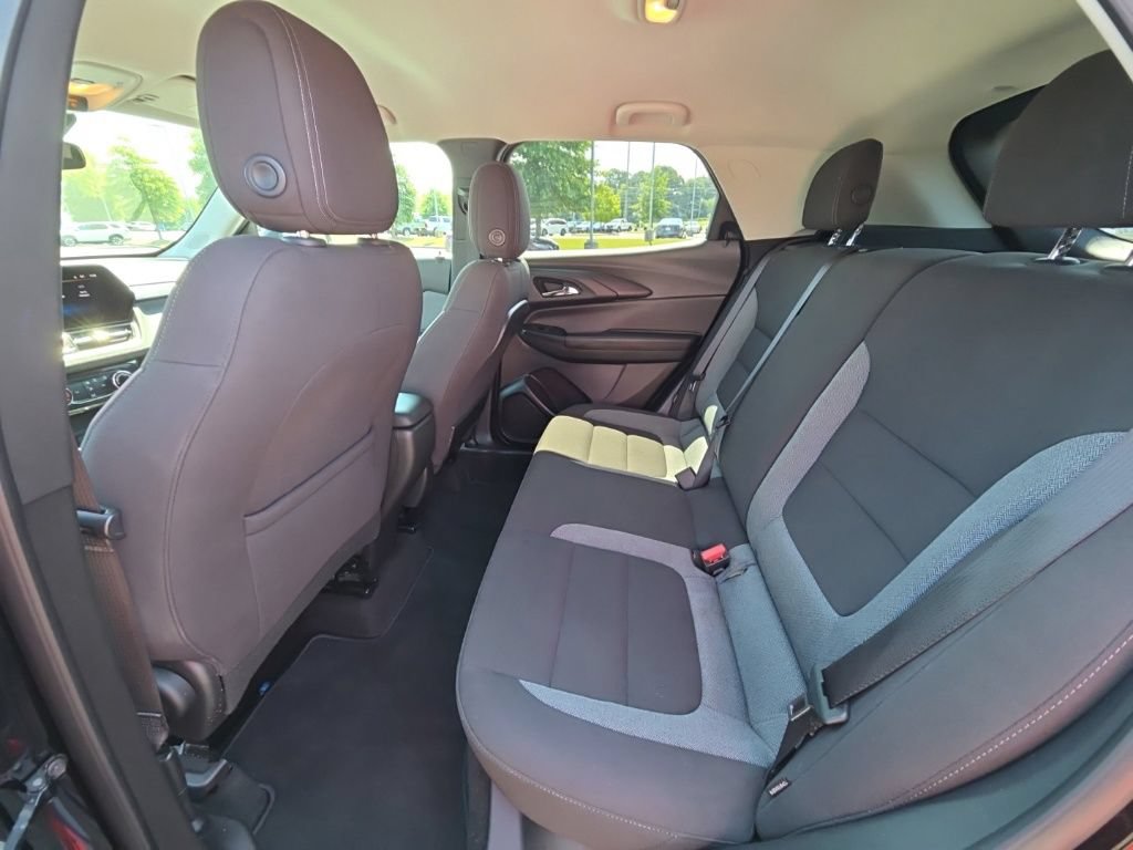 Used 2025 Chevrolet TrailBlazer LT FWD image 11