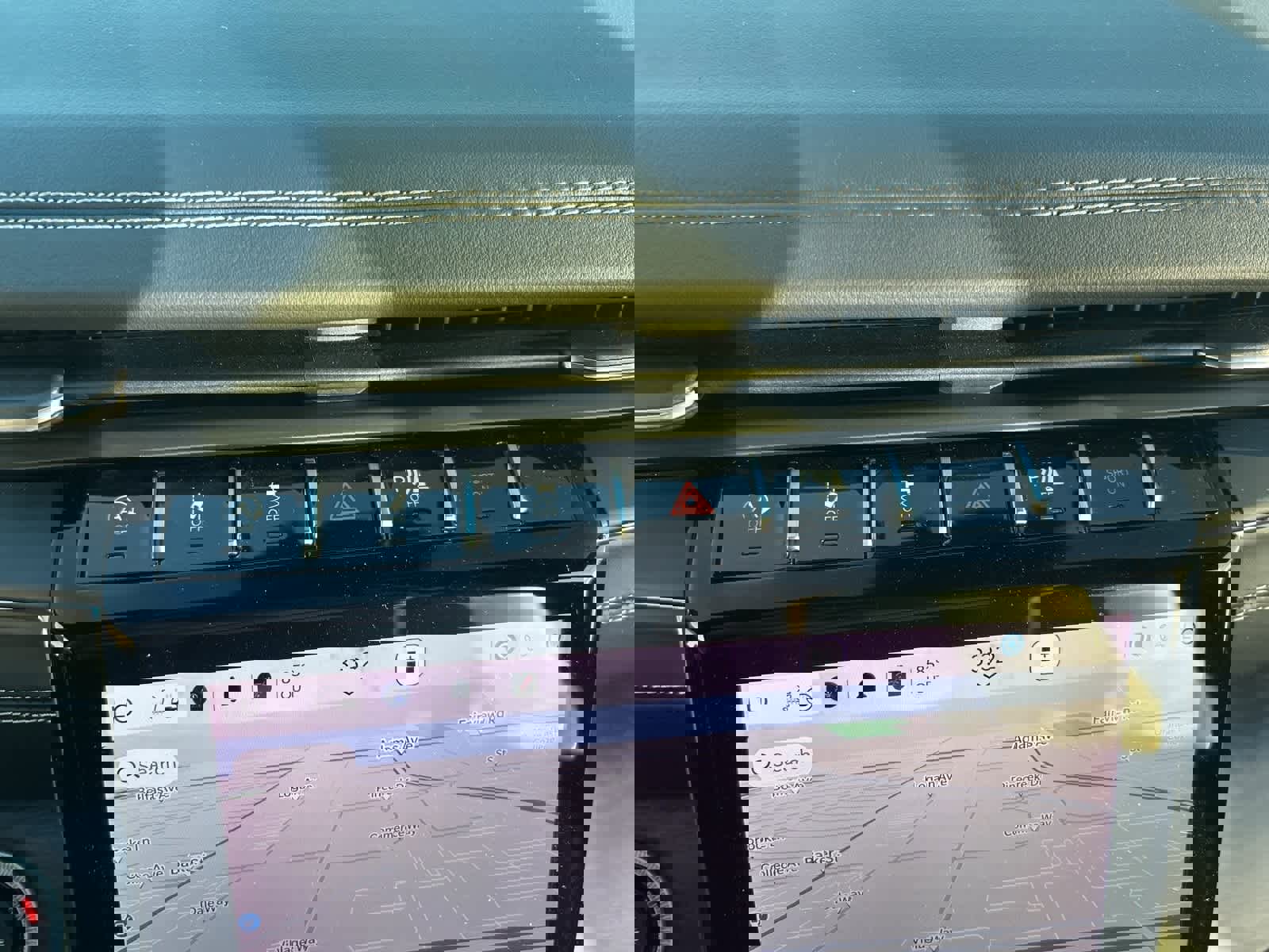 Used 2023 Jeep Grand Cherokee Overland w/ Adv Protech Group III image 40