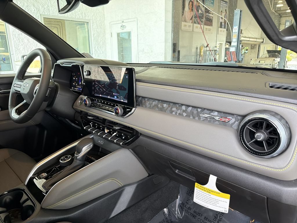 New 2026 Chevrolet Colorado ZR2 w/ Technology Package AWD/4WD image 31