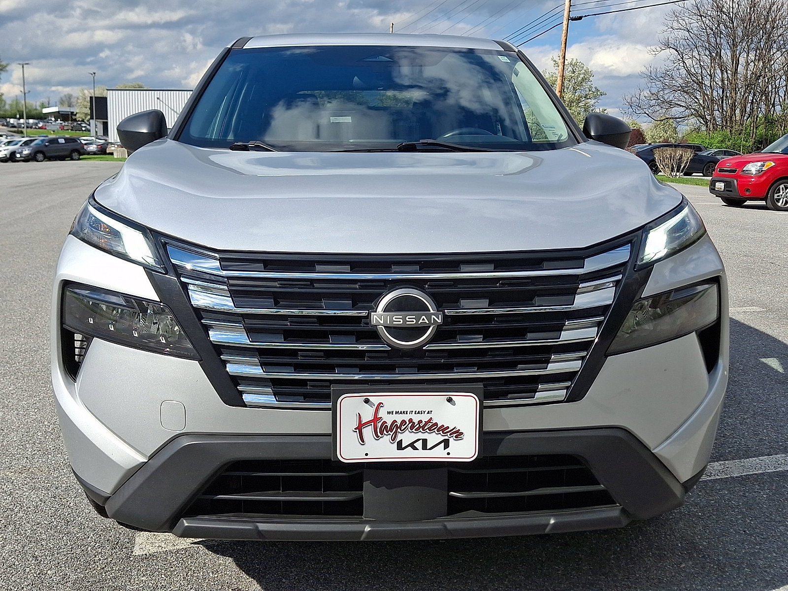 Used 2024 Nissan Rogue S image 2