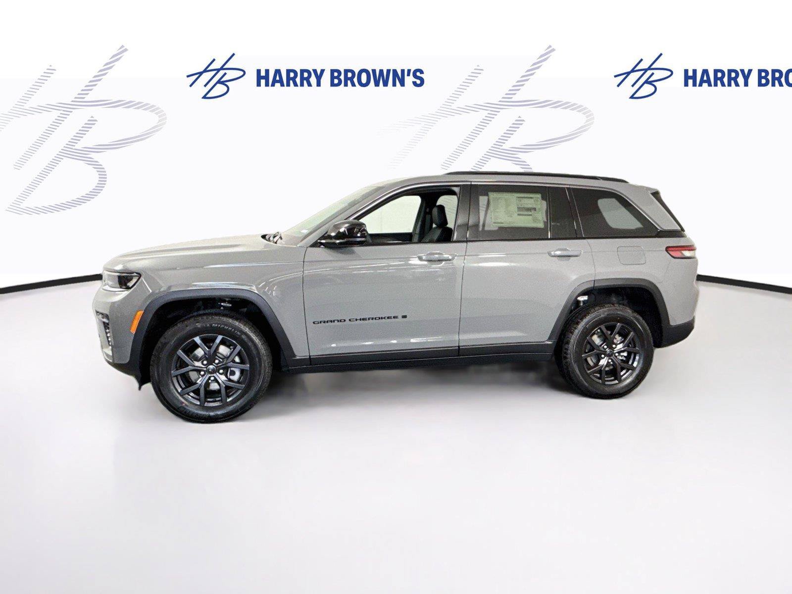 New 2027 Jeep Grand Cherokee Altitude AWD/4WD image 28