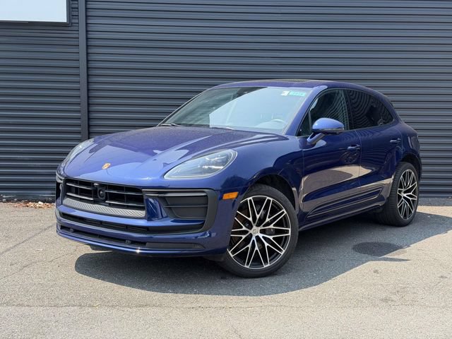Certified 2024 Porsche Macan AWD/4WD image 1