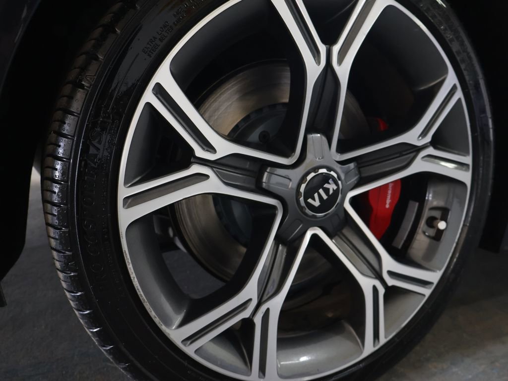 Used 2020 Kia Stinger GT image 30