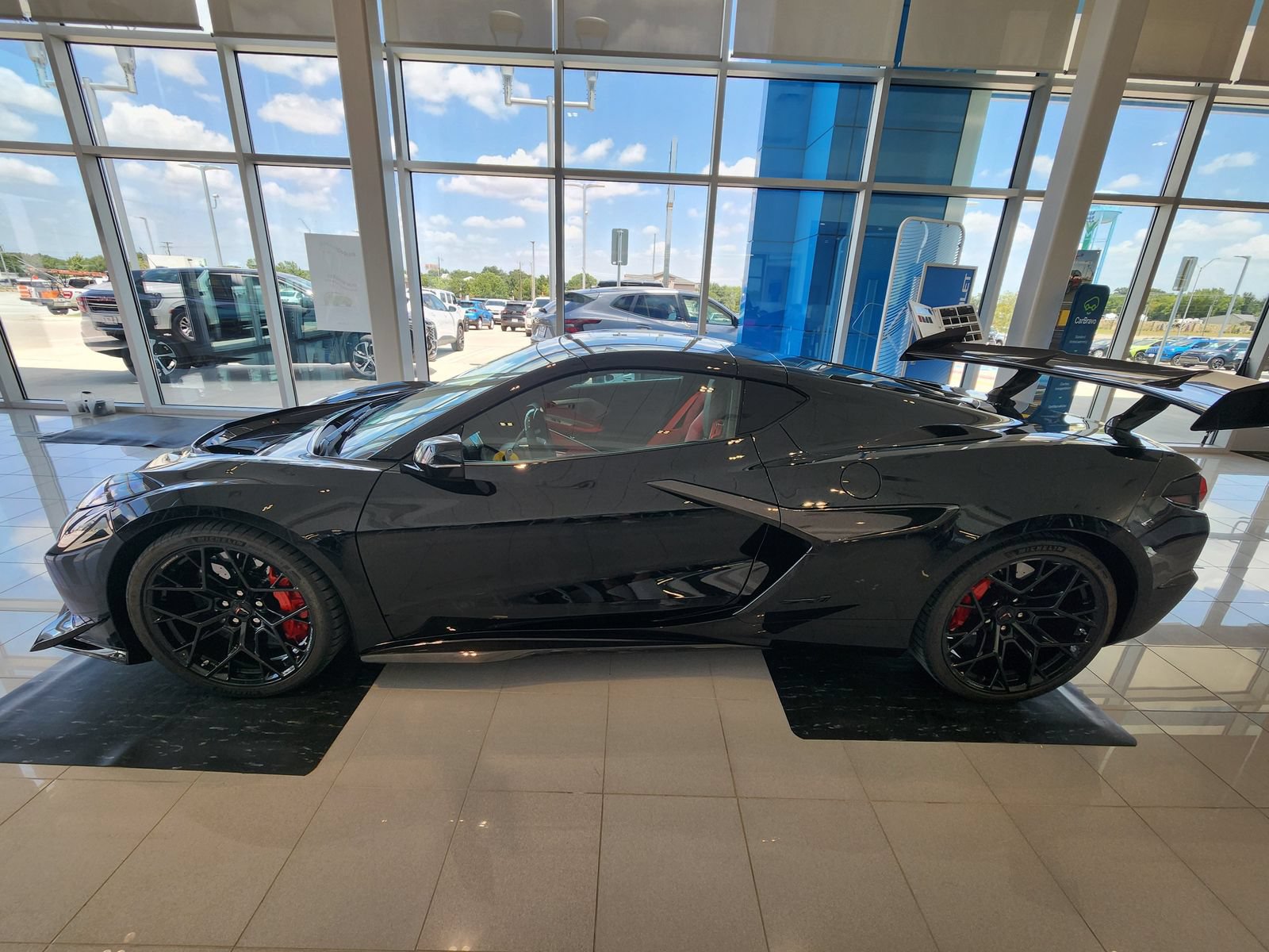 New 2027 Chevrolet Corvette ZR1 w/ ZR1 Carbon Fiber Aero Package RWD image 3