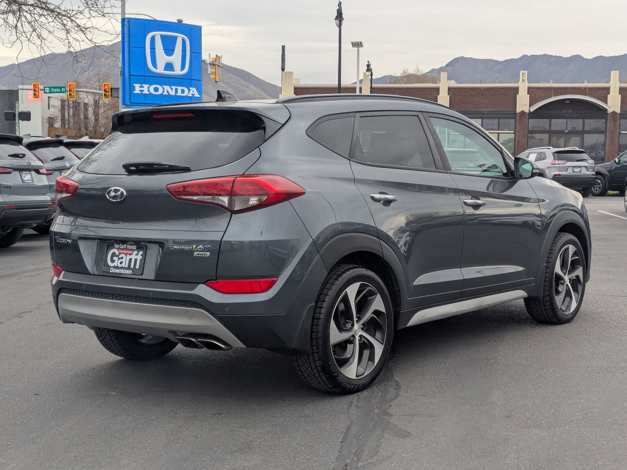 Used 2017 Hyundai Tucson Limited w/ Limited Ultimate Package 03 image 3