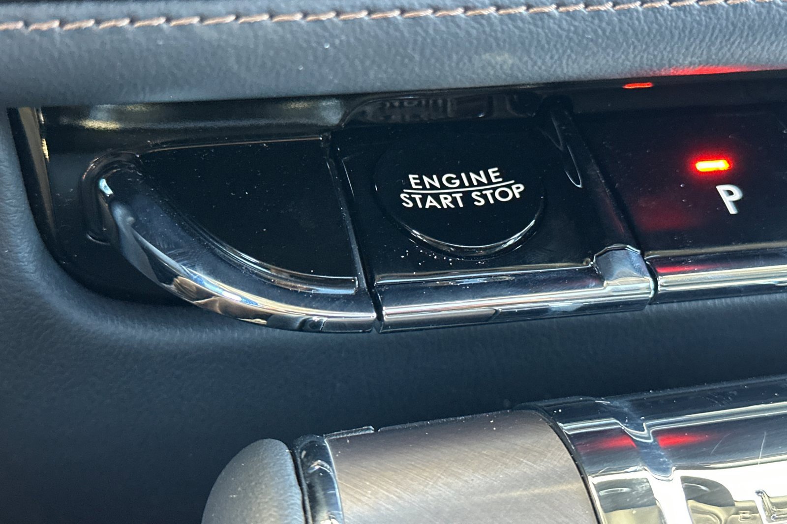 New 2025 Lincoln Aviator AWD w/ Equipment Group 101A image 23