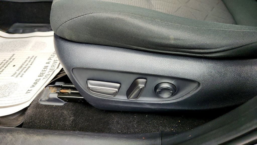 Used 2019 Toyota RAV4 XLE image 12