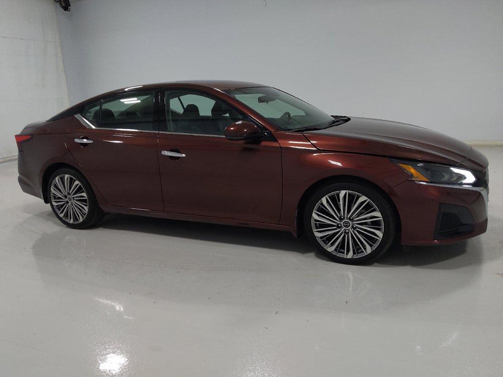 Used 2023 Nissan Altima 2.5 SL FWD image 11