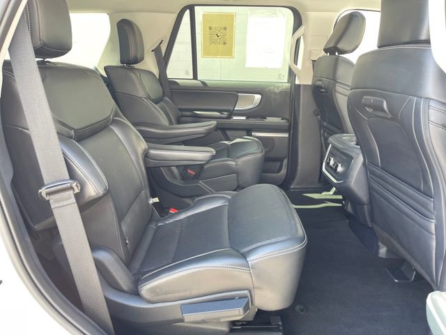 Used 2025 Ford Expedition Platinum AWD/4WD image 38