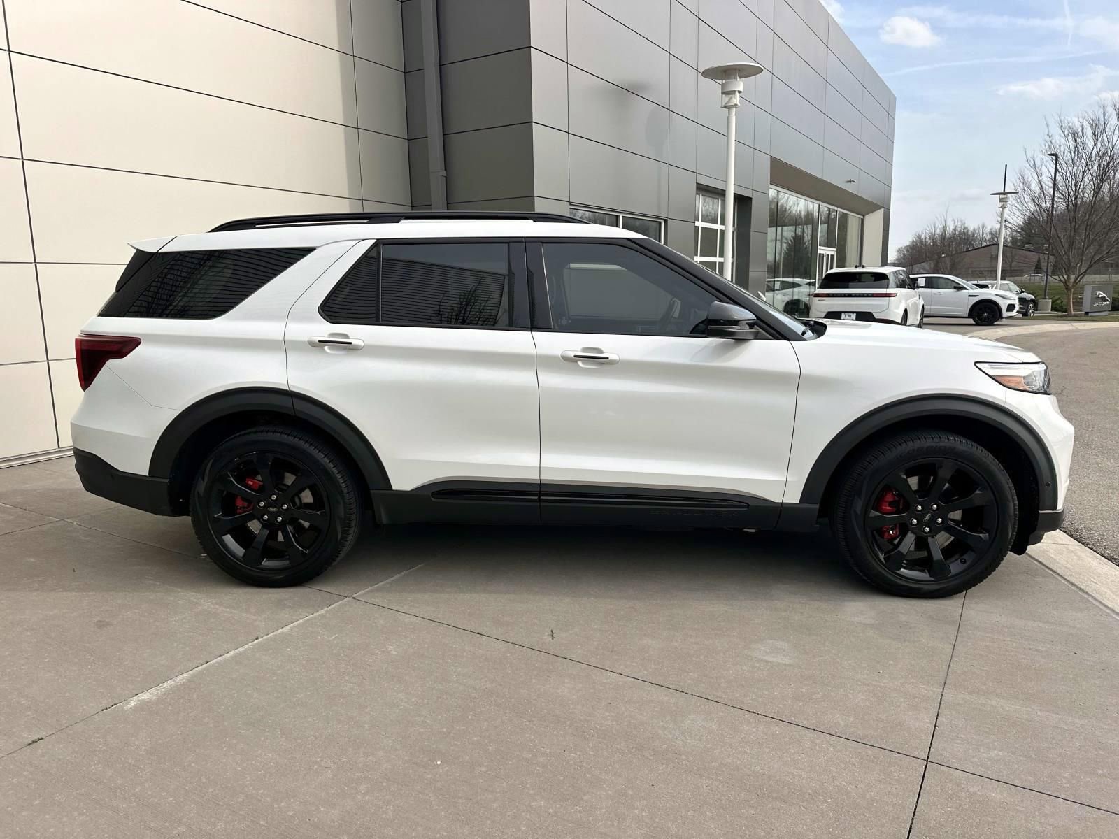 Used 2020 Ford Explorer ST w/ ST High-Performance Pack image 4