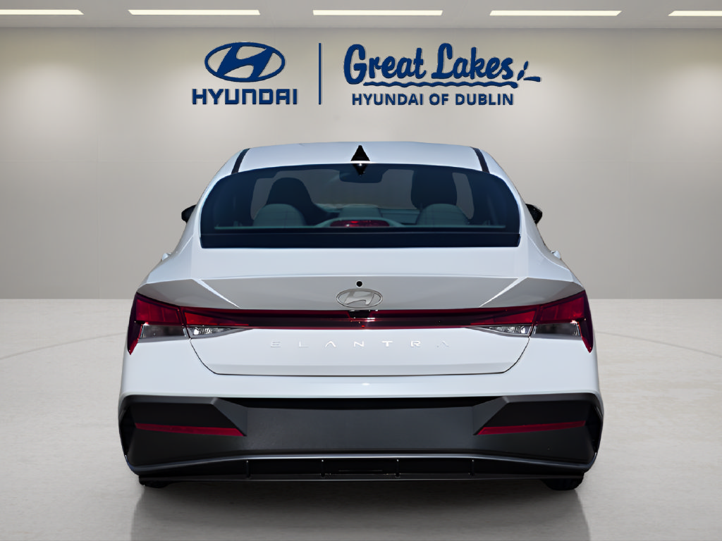 New 2026 Hyundai Elantra SE FWD image 4
