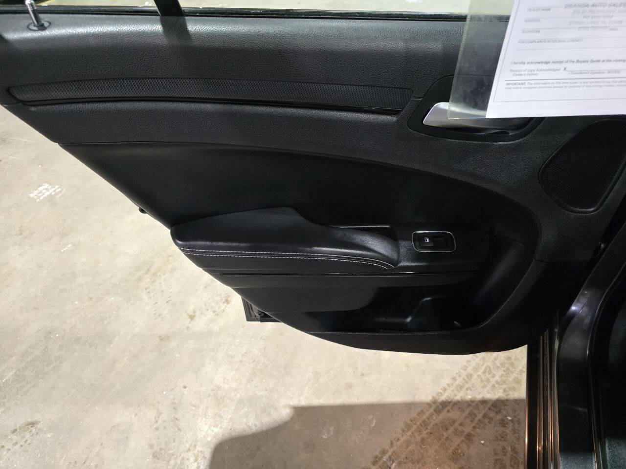 Used 2015 Chrysler 300 S image 25