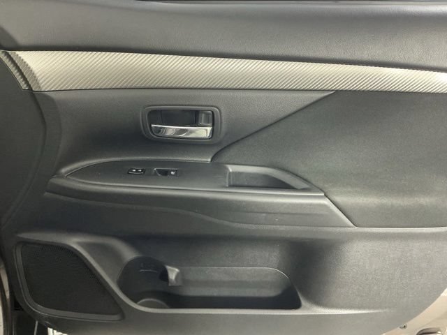 Used 2016 Mitsubishi Outlander SE FWD image 13