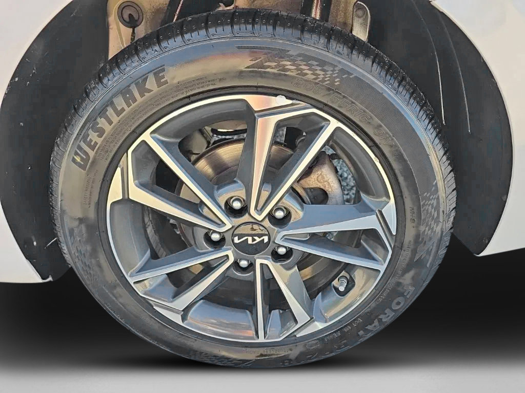 Used 2024 Kia Forte LXS FWD image 11