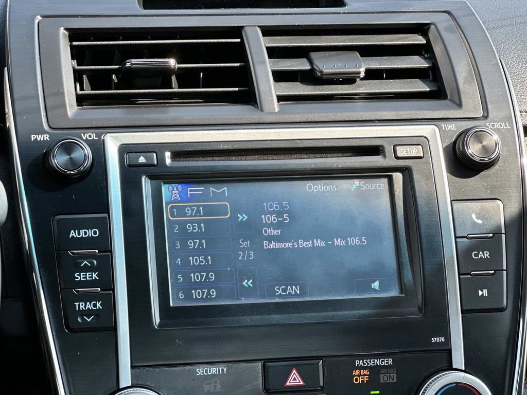 Used 2013 Toyota Camry SE image 11