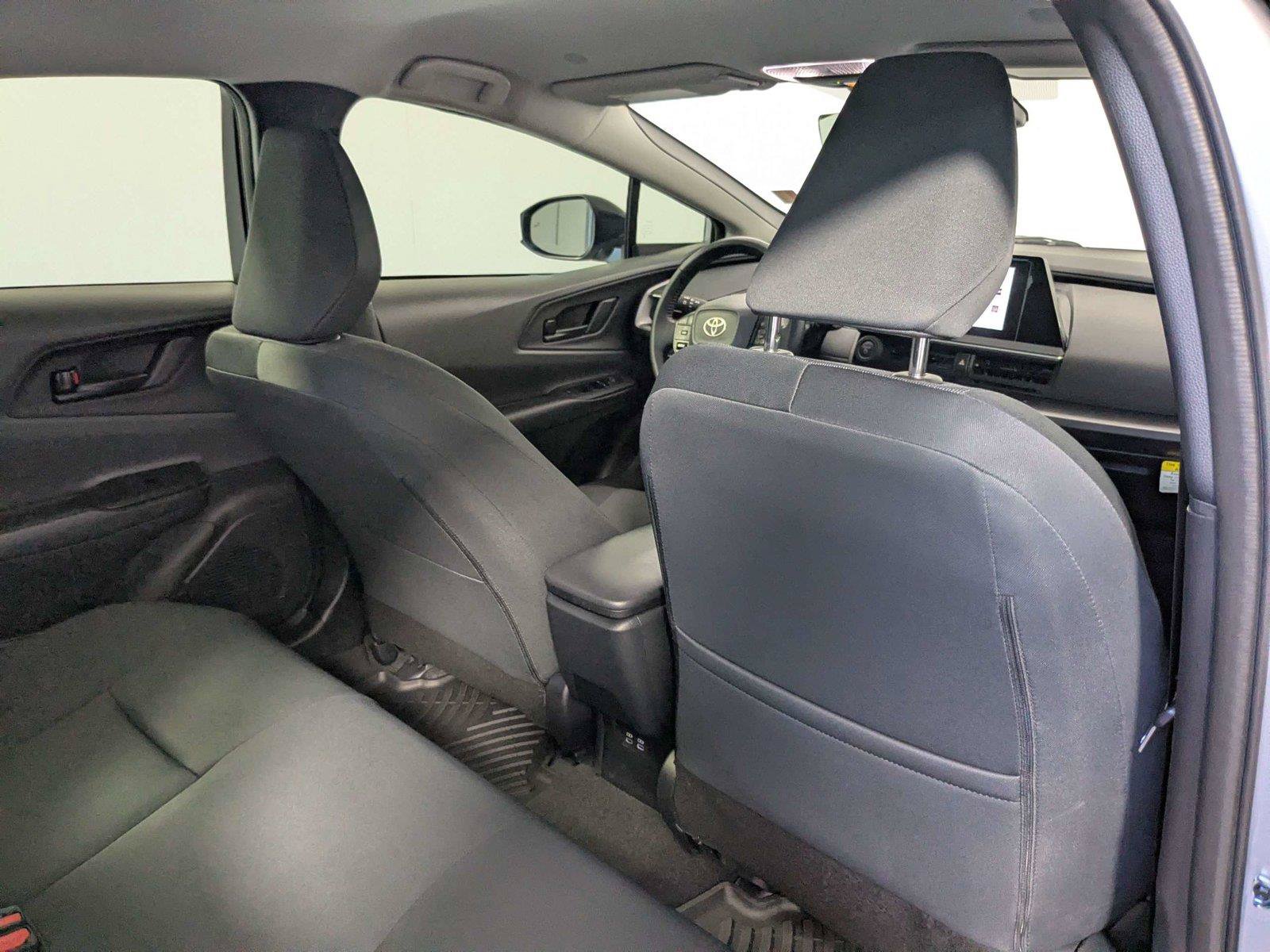Certified 2025 Toyota Prius LE FWD image 30