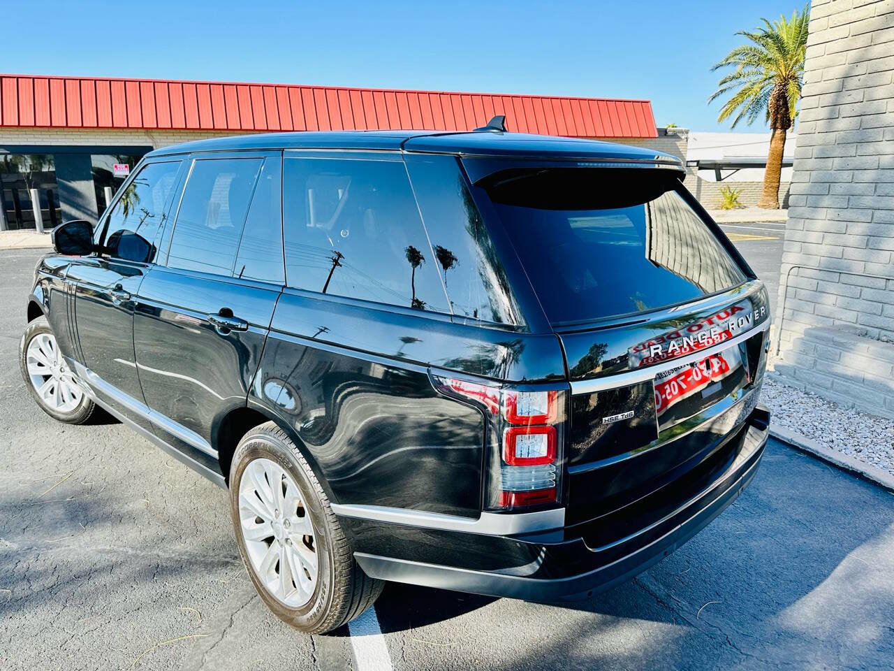 Used 2016 Land Rover Range Rover HSE image 5