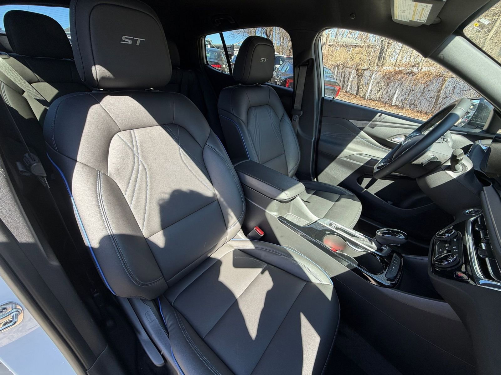 Used 2025 Buick Envista Sport Touring FWD image 35