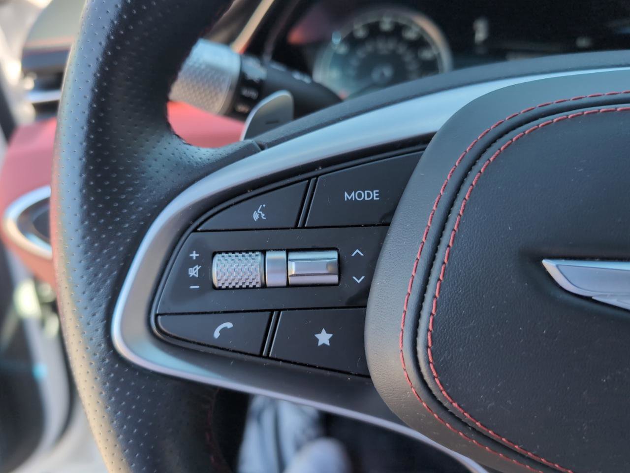 Used 2023 Genesis GV70 3.5T Sport w/ Sport Advanced Package AWD/4WD image 24