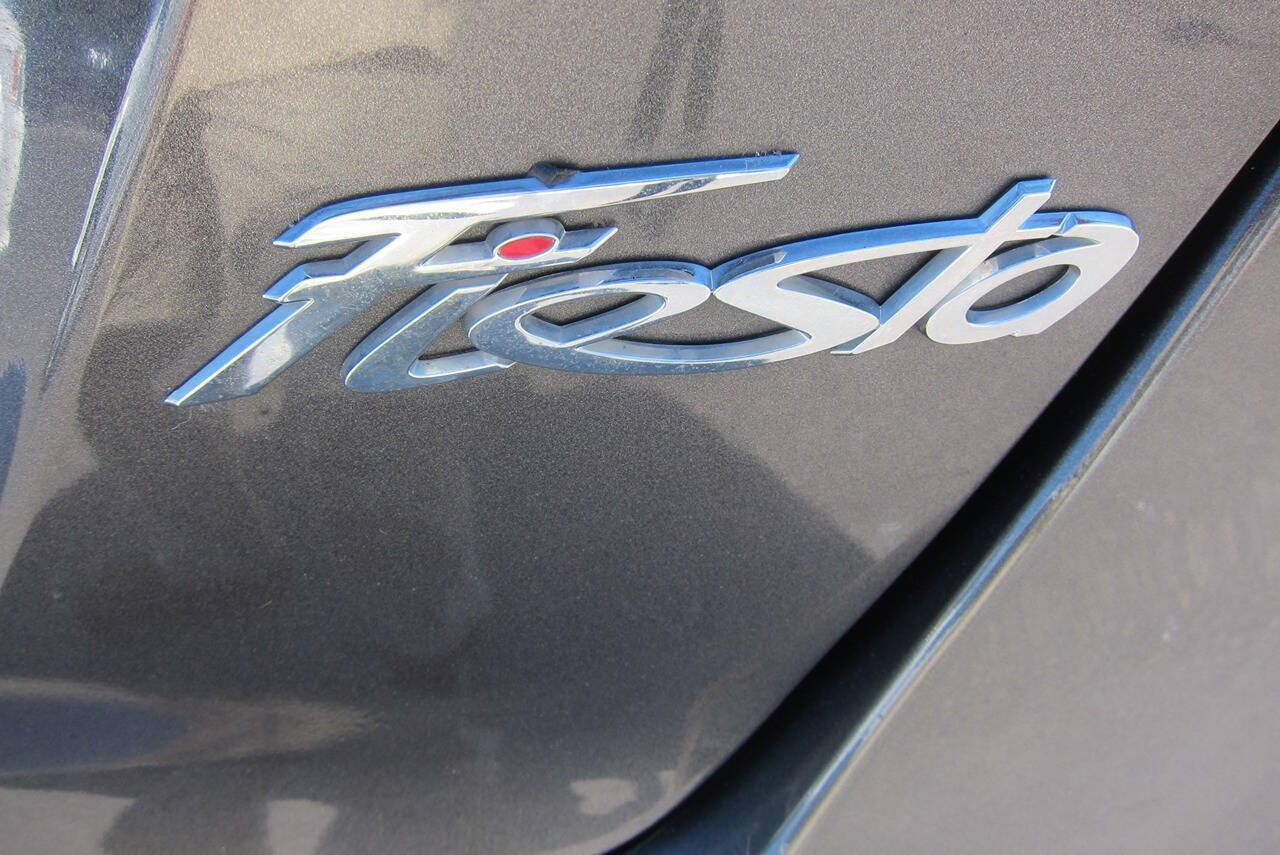 Used 2017 Ford Fiesta SE FWD image 5