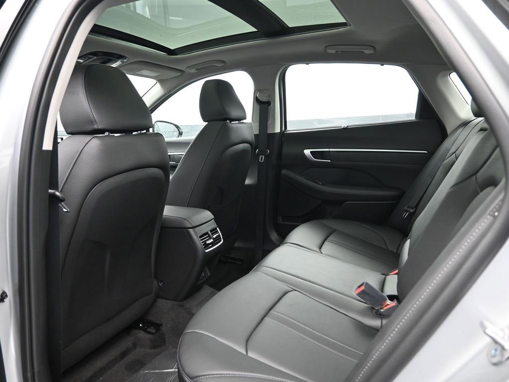 Certified 2025 Hyundai Sonata Limited image 30