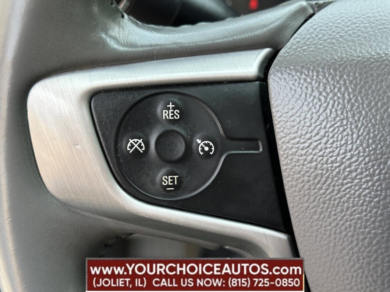 Used 2017 GMC Acadia SLE image 38