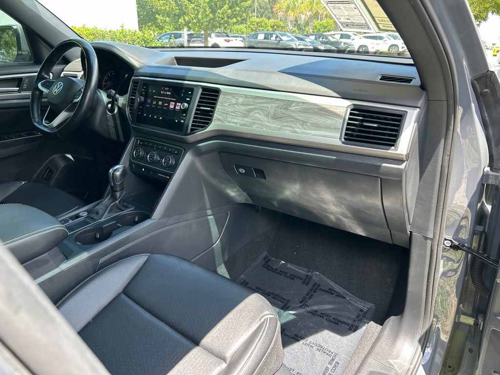 Used 2020 Volkswagen Atlas Cross Sport SE w/ Panoramic Sunroof Package FWD image 44