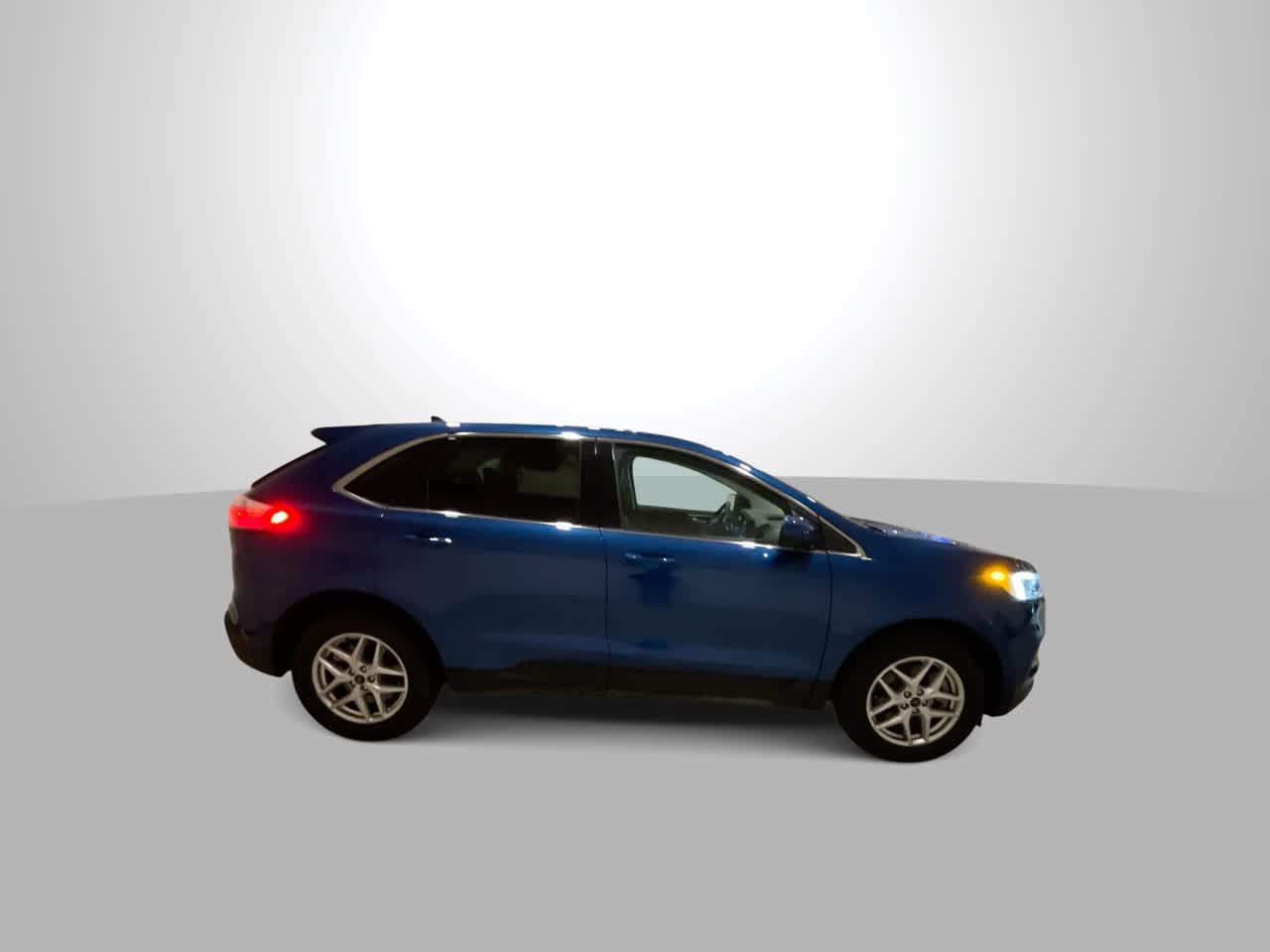 Used 2024 Ford Edge SEL AWD/4WD image 9