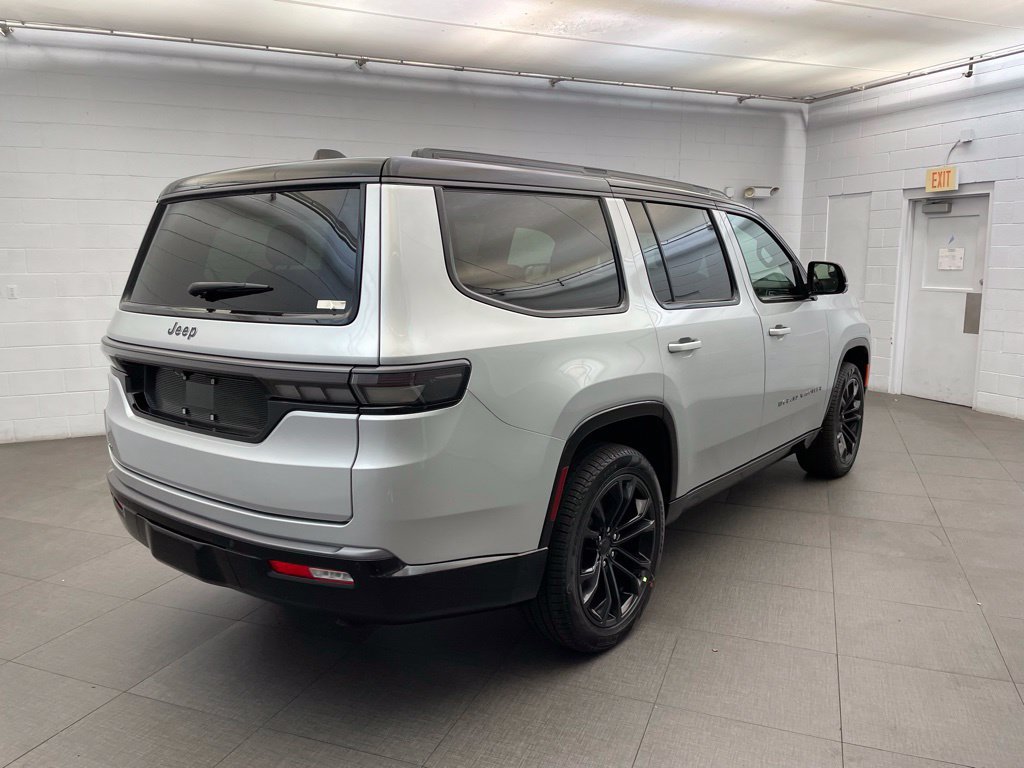 New 2026 Jeep Grand Wagoneer Summit AWD/4WD image 4