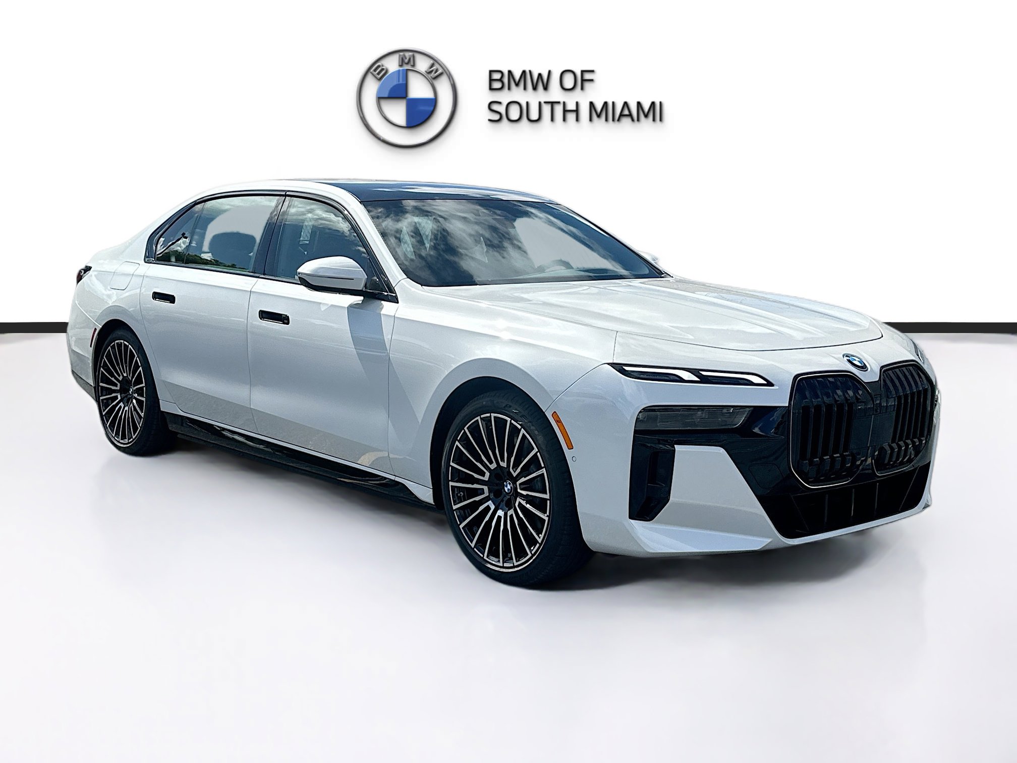 New 2025 BMW 750e xDrive