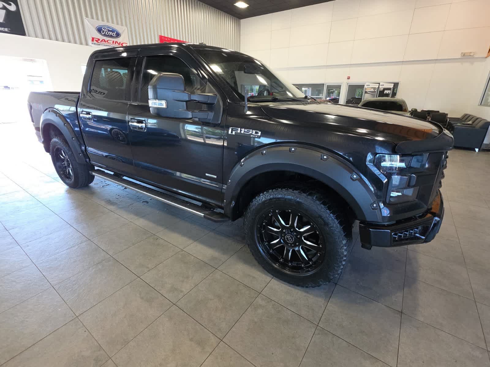 Used 2015 Ford F150 XLT w/ Equipment Group 302A Luxury AWD/4WD image 4