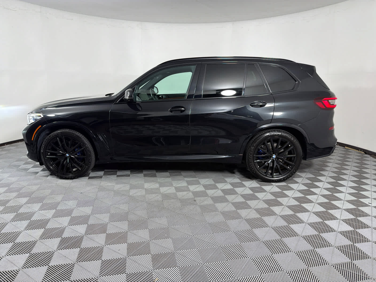 Used 2023 BMW X5 xDrive40i w/ Executive Package AWD/4WD image 7