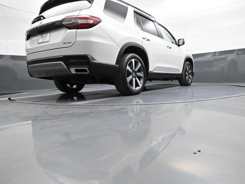 Certified 2023 Honda Pilot Elite image 32
