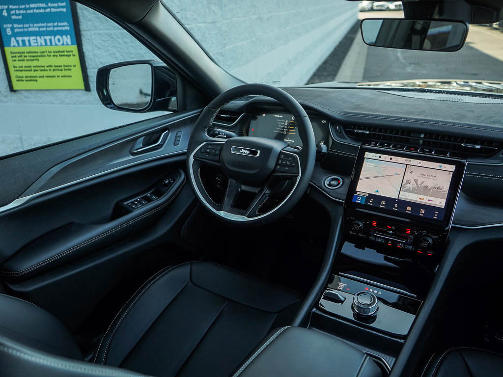 New 2025 Jeep Grand Cherokee Limited image 14