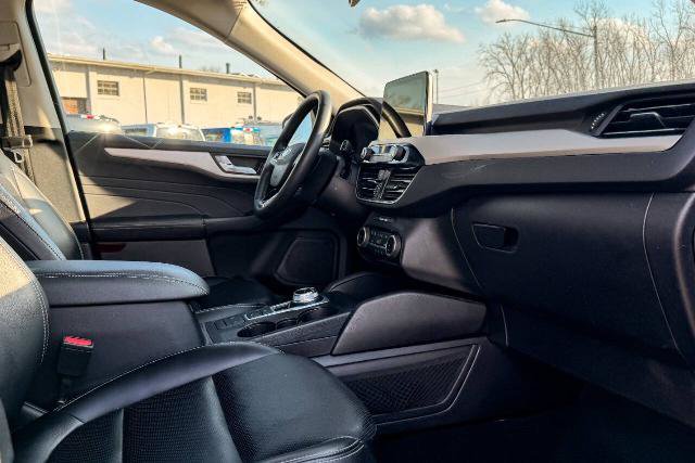 Certified 2022 Ford Escape SEL AWD/4WD image 13