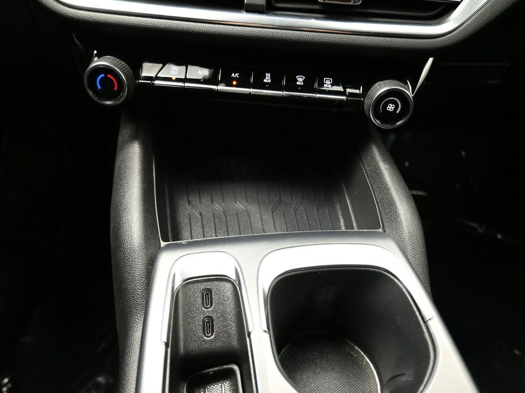 Used 2025 Chevrolet Equinox EV LT image 26